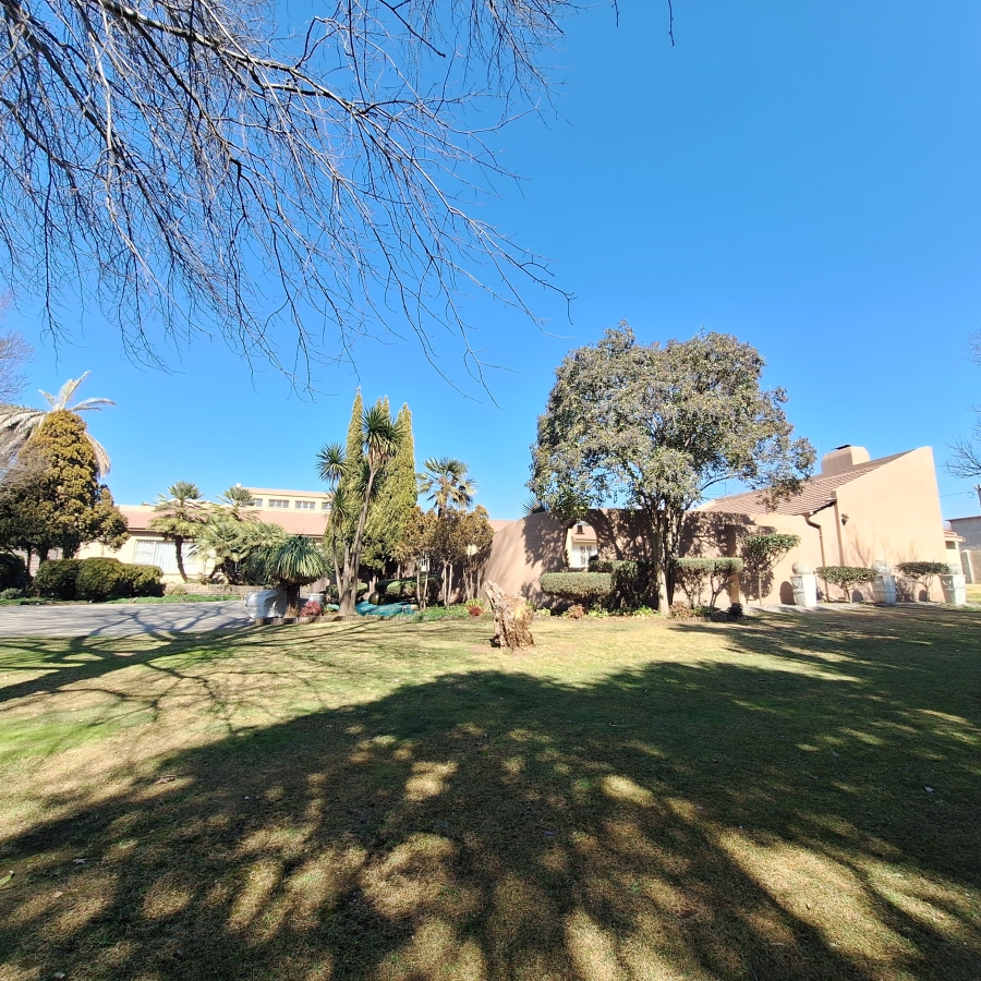 5 Bedroom Property for Sale in Frankfort Free State